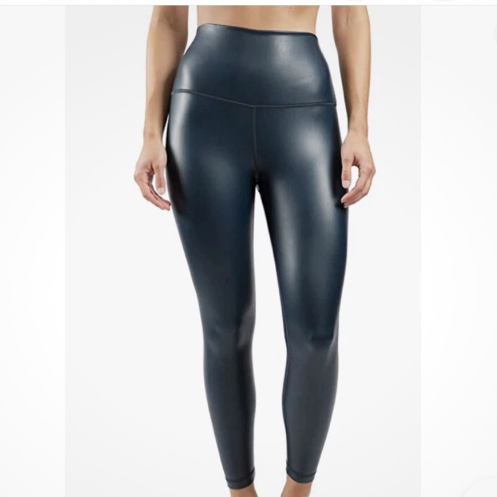 🆕 90 degree leatherette super hi rise leggings